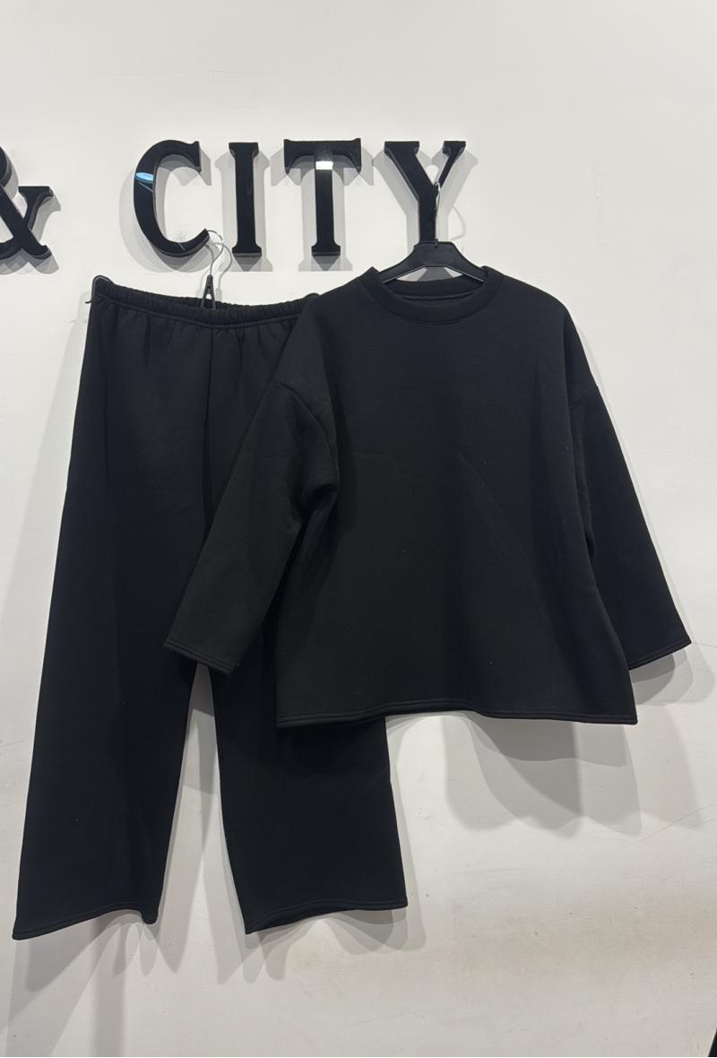 Mouna ensemble sweat