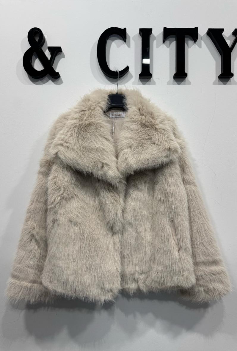 Veste en Fausse fourrure